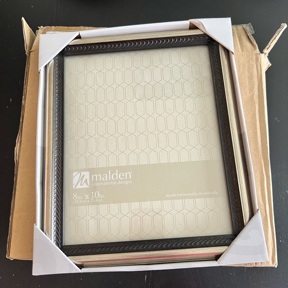 Malden Black Photo Frame - Picture 1 of 2